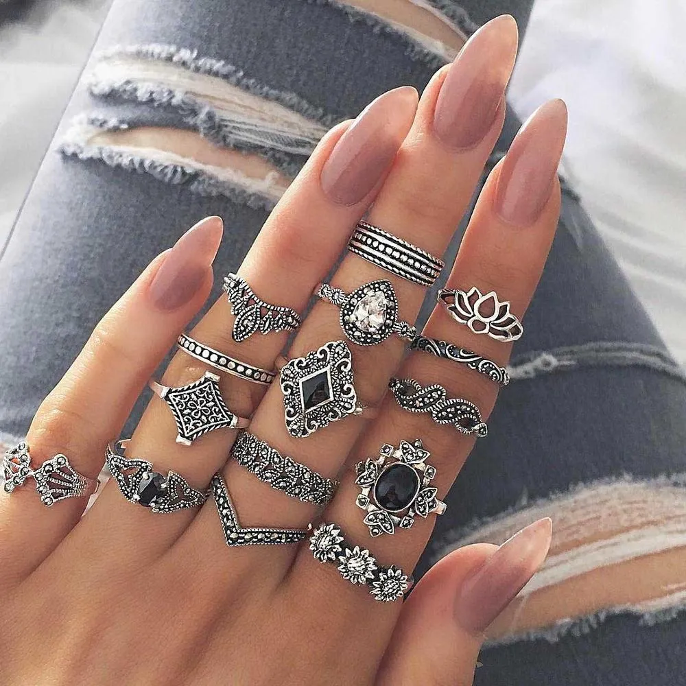 Boho Chic Crystal Ring Set - Elegant Rhinestone Knuckle Rings for Stylish Women