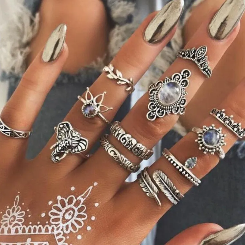 Boho Chic Crystal Ring Set - Elegant Rhinestone Knuckle Rings for Stylish Women