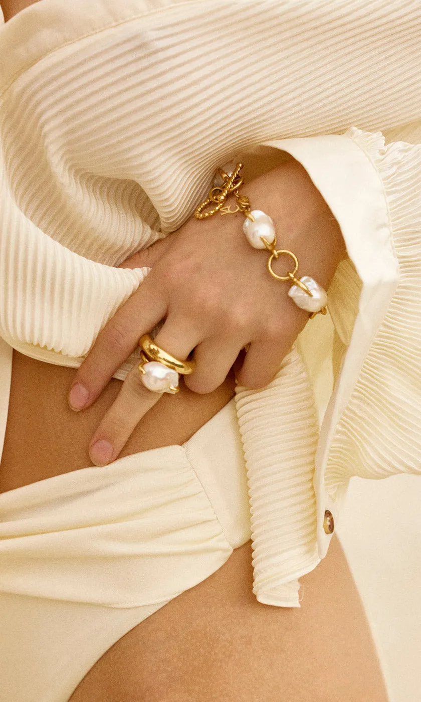 Christie Nicolaides Cloe Ring Pearl