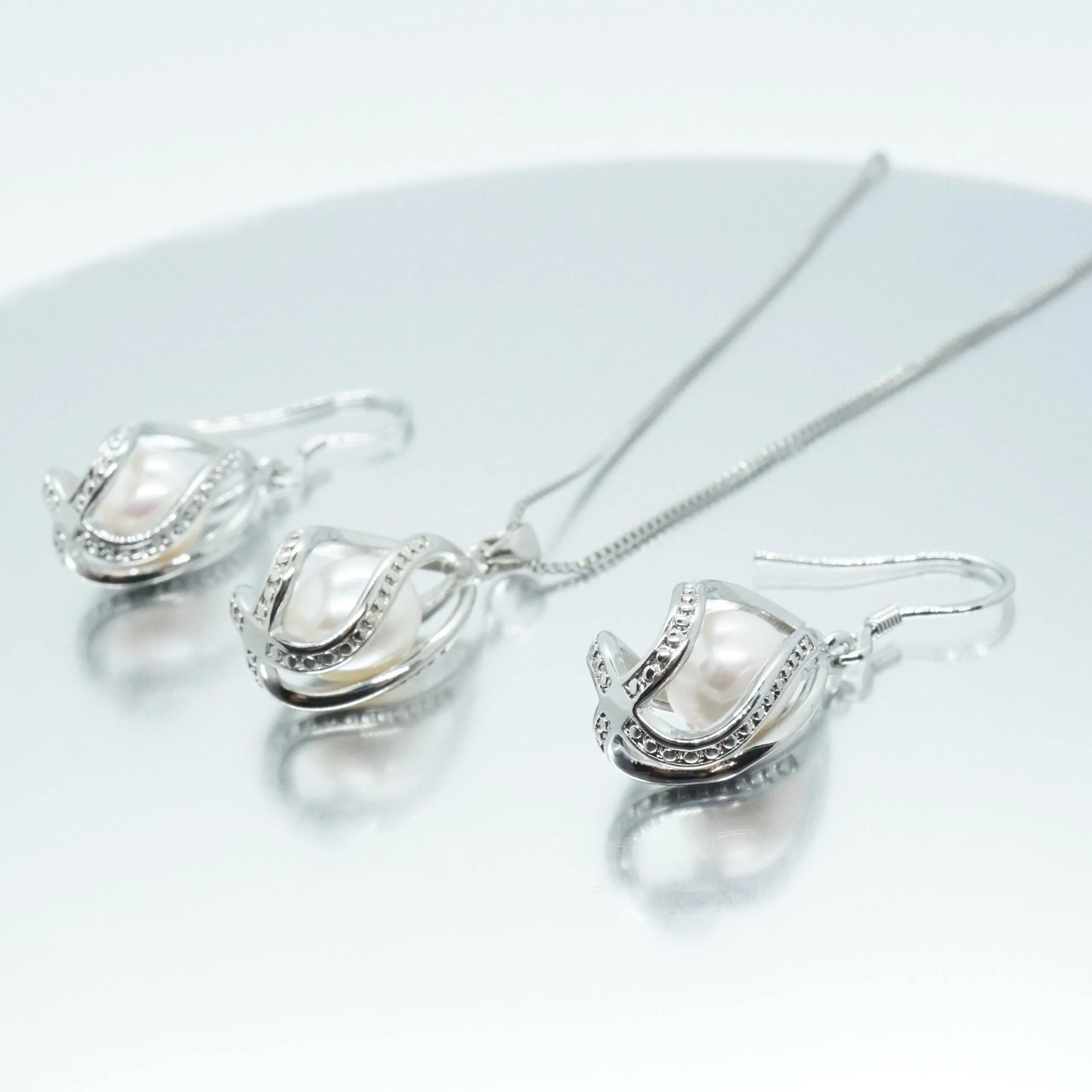 Khaleesi X - 925 Sterling Silver Freshwater Pearl Set