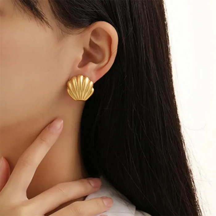 Minimalist Aesthetic Shell Earrings