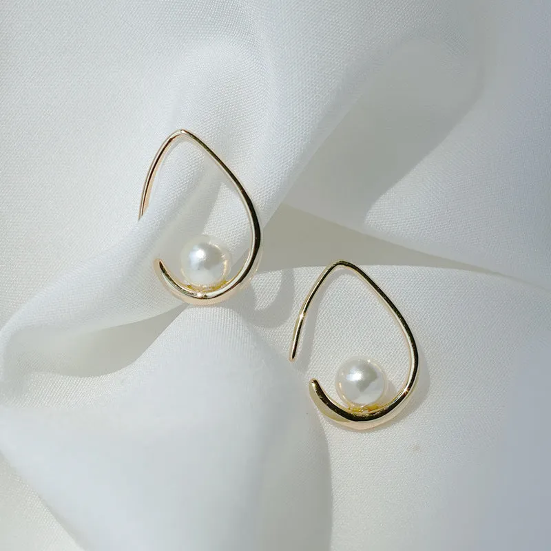 Minimalist Gold Teardrop Pearl Earrings-jlt11587