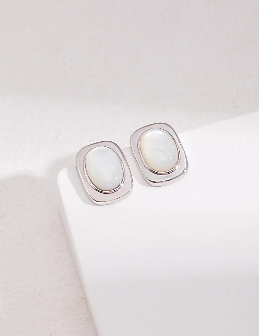 Minimalist Oval Shell Bead Earrings