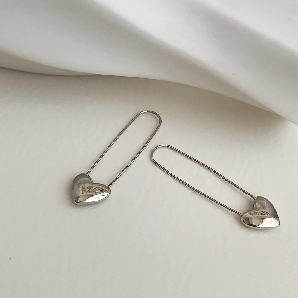 Minimalist Silver Heart Dangle Earrings jlt11643