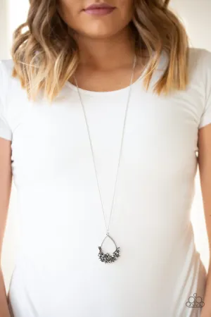 Paparazzi Couture Crash Course Silver Necklace Set