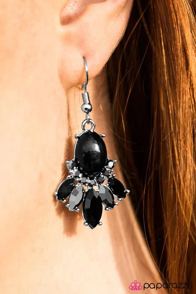 Paparazzi Earring ~ International Idol - Black